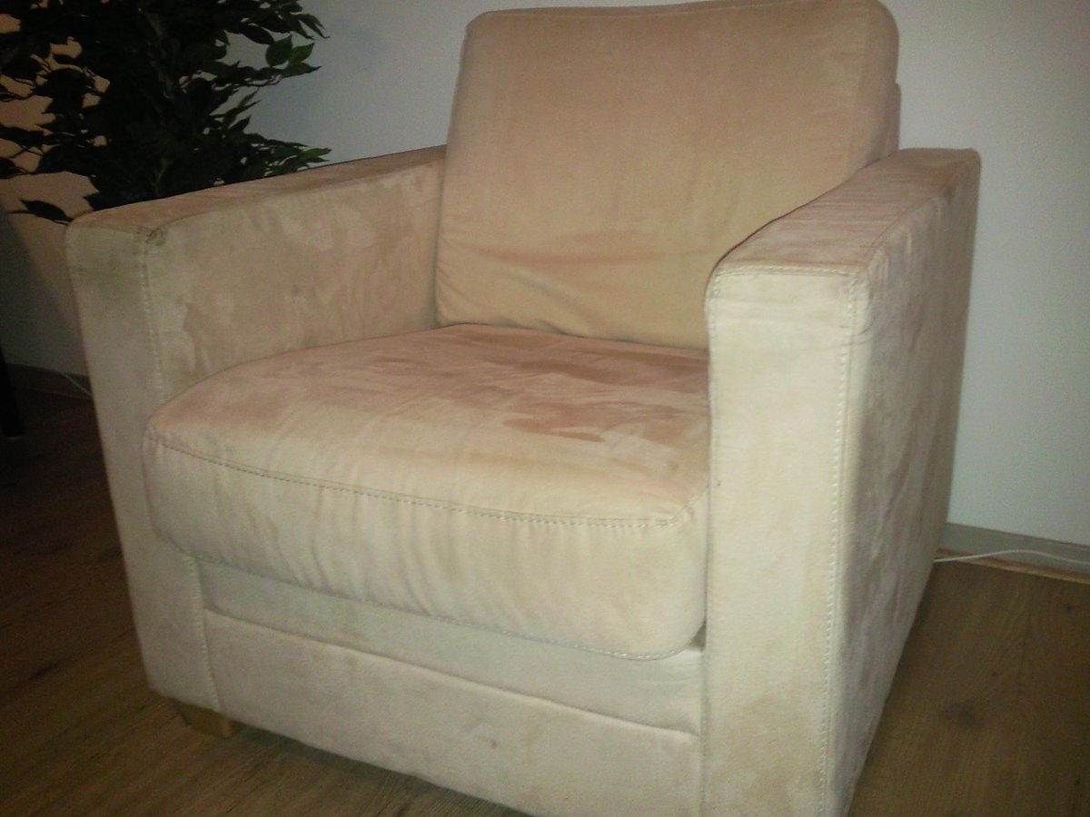 Iemand soms interesse in deze grote, lichte fauteuils? Tegen elk aannemelijk bod op te halen! bit.ly/1HGFmuu