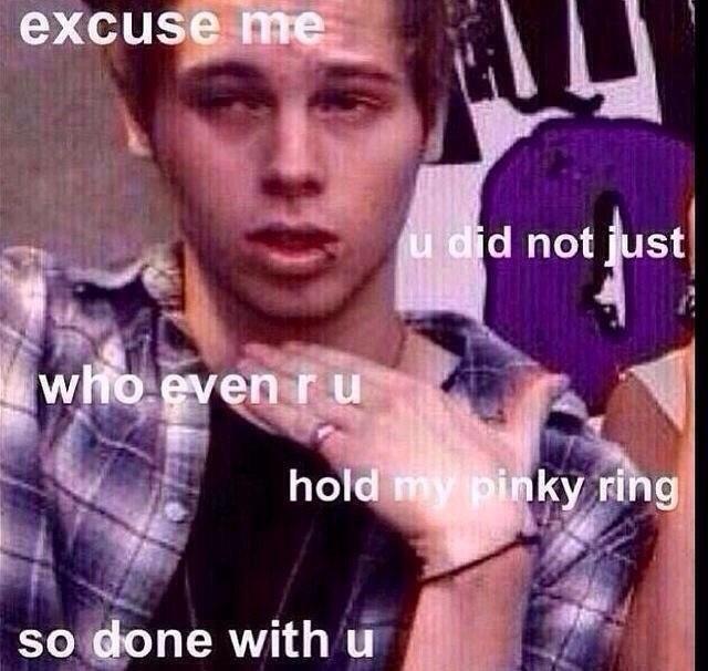 X5SOSUPDATERX's tweet photo. 'Abigail Breslin and Michael Clifford going out' 
'Abigail Breslin Writing a song about Michael'

Me:.....
~Amy http://t.co/EYsZXz60uO
