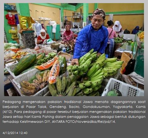 infojogja's tweet photo. #Jogja 4des'14 | Pedagang pasar berbusana tradisional setiap Kamis pahing → http://t.co/HshxrH33M7 http://t.co/sVu7DYxwag