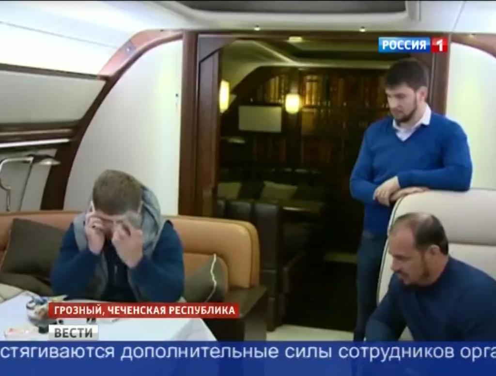Кадыров вылетел в Москву... Вылетел? Сбежал! Кадыров вылетел в Москву... Вылетел? Сбежал!