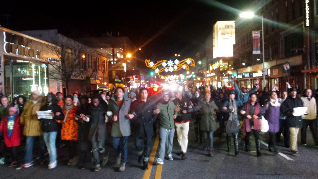JohnGGalt's tweet photo. BREAKING PHOTO: Harlem #EricGarner http://t.co/79iaPfbJR8