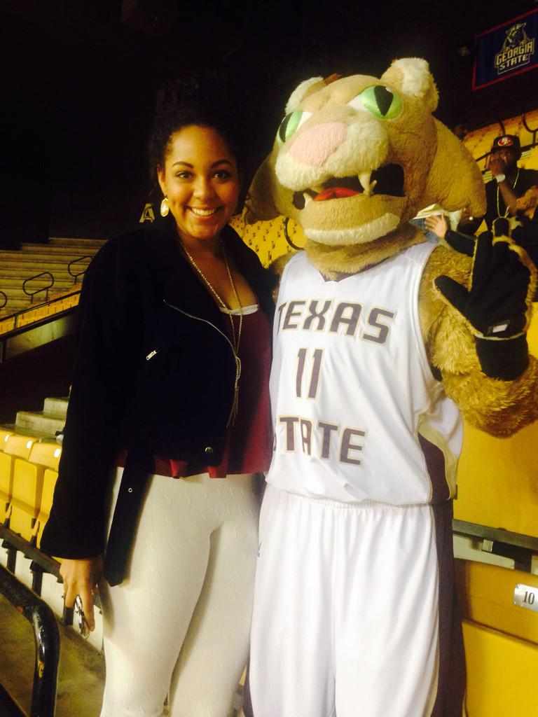 _cvrlss_'s tweet photo. Another pic with Boko ! #txstate18 ๐๐ผ http://t.co/Af2sxywTdN