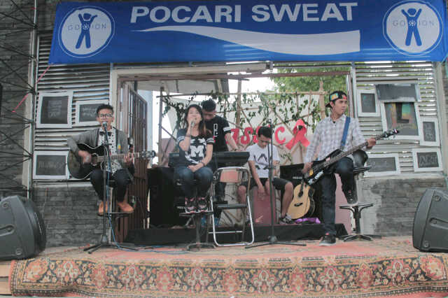 Selamat siang friend,, ada foto pas kita perform di event TRIBUTE TO AIDs <a href="/stimik/">syahrul ramadhan</a> amik bandung (1desember2014)