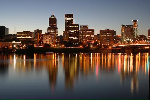SnapNw's tweet photo. Rt for the Oregon coast stars.
Fav for the Portland city lights. http://t.co/0IbfdAnKn6