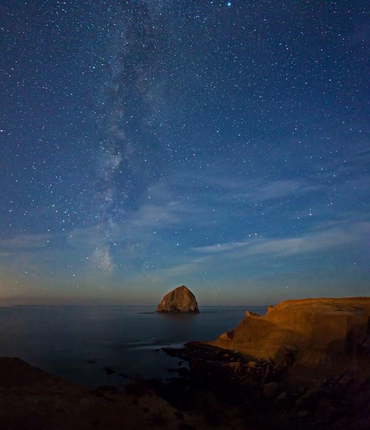SnapNw's tweet photo. Rt for the Oregon coast stars.
Fav for the Portland city lights. http://t.co/0IbfdAnKn6