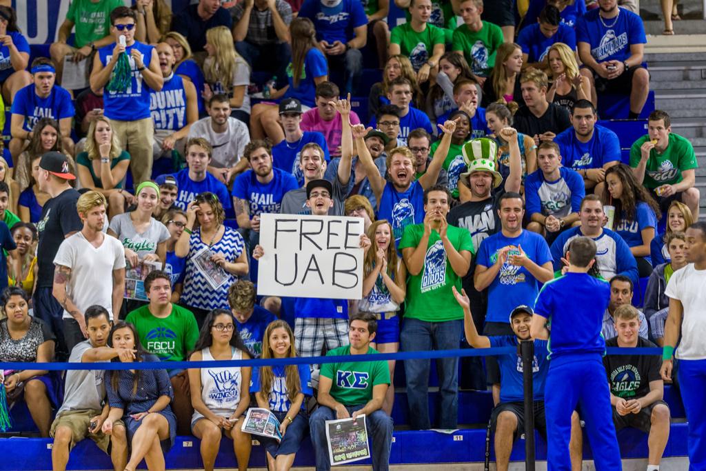 JaapSlap1's tweet photo. FGCU vs FIT Photo Credit: Linwood Ferguson of http://t.co/556lc5rE4D #FreeUAB http://t.co/nDtmLR4H5k