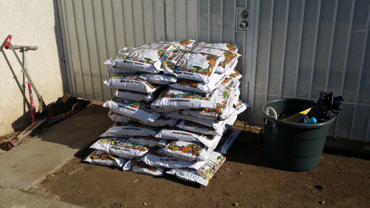 SuperBioChar's tweet photo. #IJUSTCOULDNTHELPMYSELF 
#newtwitter http://t.co/xR8oOAowQ8
