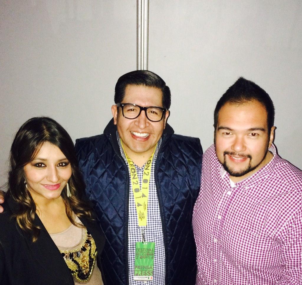 rubenshdez's tweet photo. @LessDelaTorre Hola, te paso una foto tuya que tenía por aquí con @Kaffievillano del #fig2014 ;) saludos! http://t.co/L06XIZbp1T
