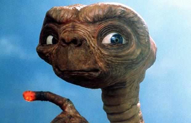 E T 人差し指を合わせるシーンは映画にない 人差し指の意味や特殊能力についても Shokichiのエンタメ情報labo