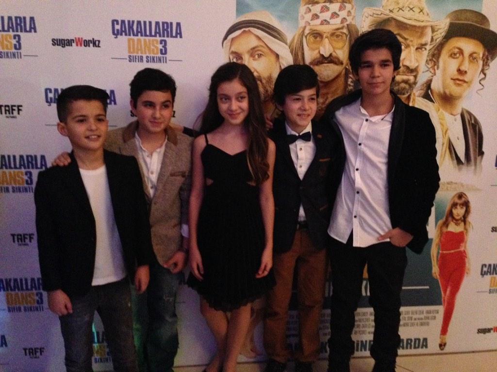 efekar02's tweet photo. Çakallarla dans "sıfır sıkıntı" gülmekten yarılacaksınız:))) http://t.co/Cku2kVyZ4Q