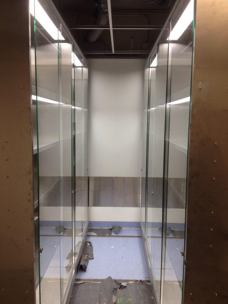 hoekstraglas's tweet photo. Bijzondere opdracht op bijzondere locatie uitgevoerd #maastricht #azm #pathologie http://t.co/iMNayNPN62
