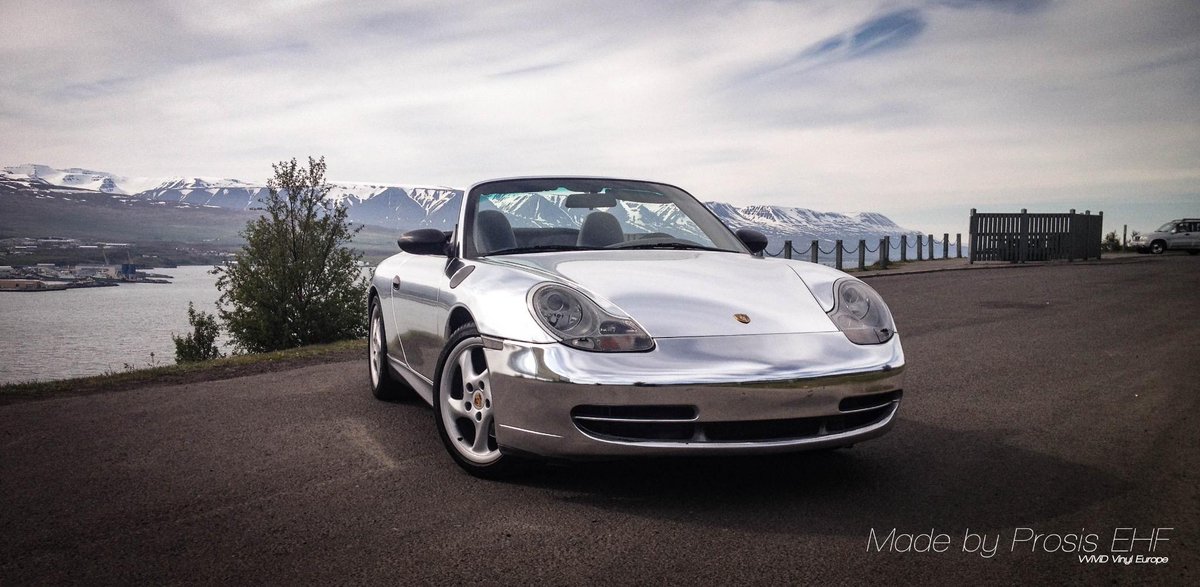 VvividVinylEur's tweet photo. 'NICE and SHINY' @Porsche with a chrome VViViD-skin! http://t.co/iYBhHtW90c @VvividVinylEur #porsche #MTVStars http://t.co/uYi3ZTofm3