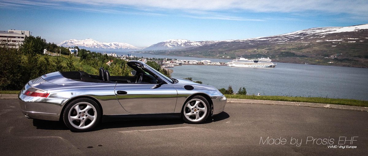 VvividVinylEur's tweet photo. 'NICE and SHINY' @Porsche with a chrome VViViD-skin! http://t.co/iYBhHtW90c @VvividVinylEur #porsche #MTVStars http://t.co/uYi3ZTofm3