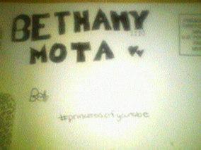 lorrissa_renee's tweet image. @BethanyMota look at what i made #princessofyoutube #internetqueen