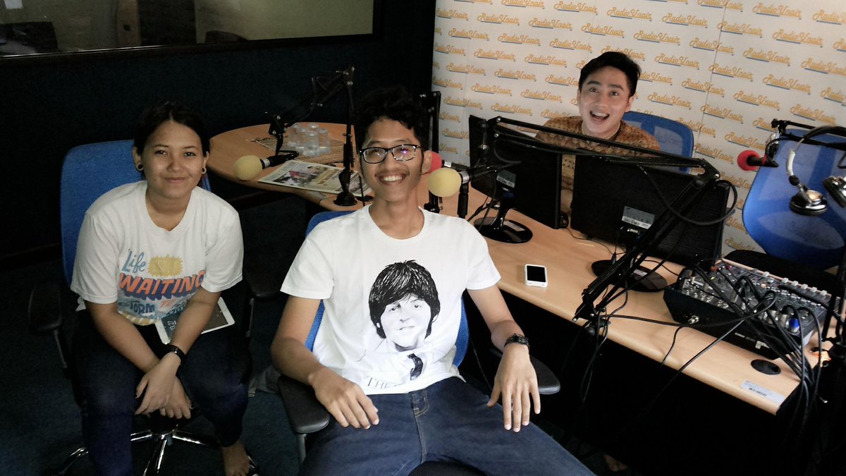 #KOMIT bareng temen-temen perwakilan dari <a href="/beatlemaniaSBY/">Beatlemania Surabaya</a> 
Cc: <a href="/Warta_Unair/">Warta Unair</a> , <a href="/Unair_Official/">Universitas Airlangga</a> , <a href="/bsomusikfib/">BSO Musik FIB</a>