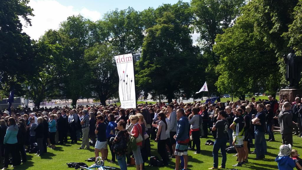 Kyliesrainbow's tweet photo. Great turnout for the Public Service Rally! #goodwillgone #politas http://t.co/f8DlRJCpVn