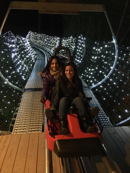 aguiar1938's tweet photo. The queens having fun #rollercoasting http://t.co/iJ5QKIJa36