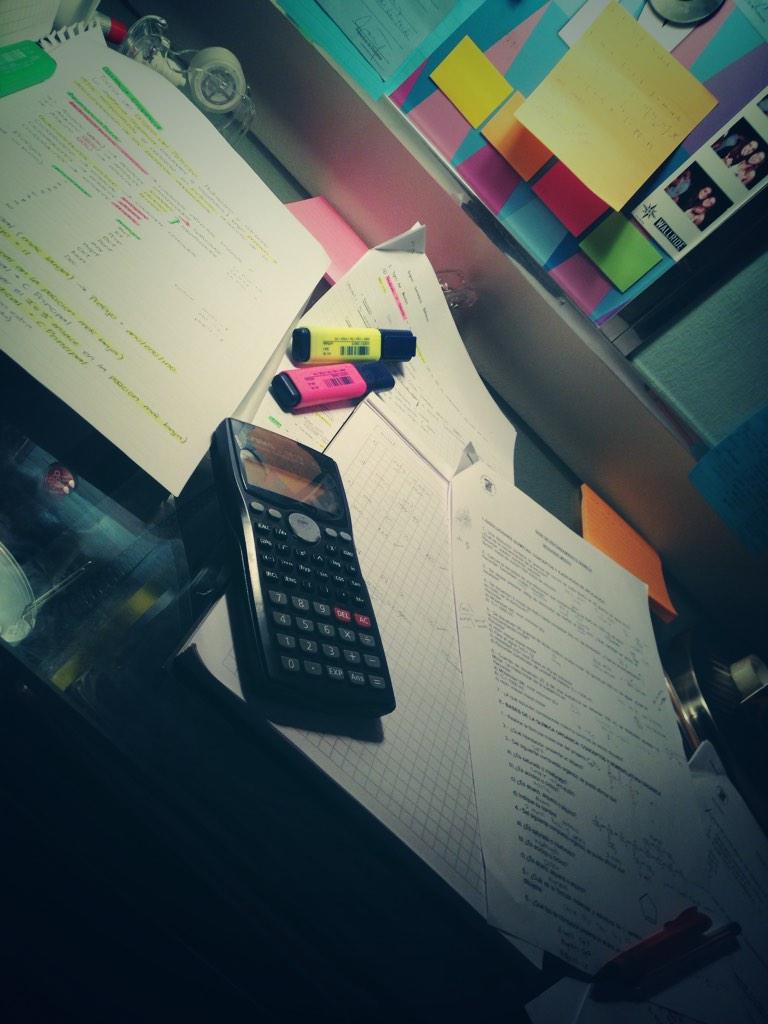 emilialeyton's tweet photo. Vamos por la ultima 💪 mañana ultimo dia 🙌🙌 #quimicaquimica 🔬💡⚡️ http://t.co/ttMxV8cYfT