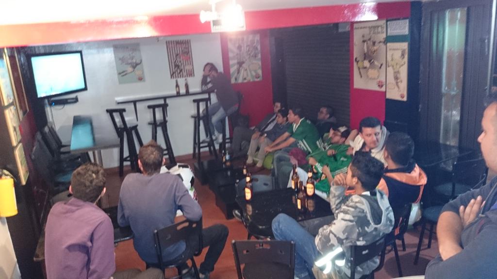 elestadiopub's tweet photo. @elestadiopub Apoyando al verde de la montaña #NacionalPorLaCopa http://t.co/pQBMWJEaBS