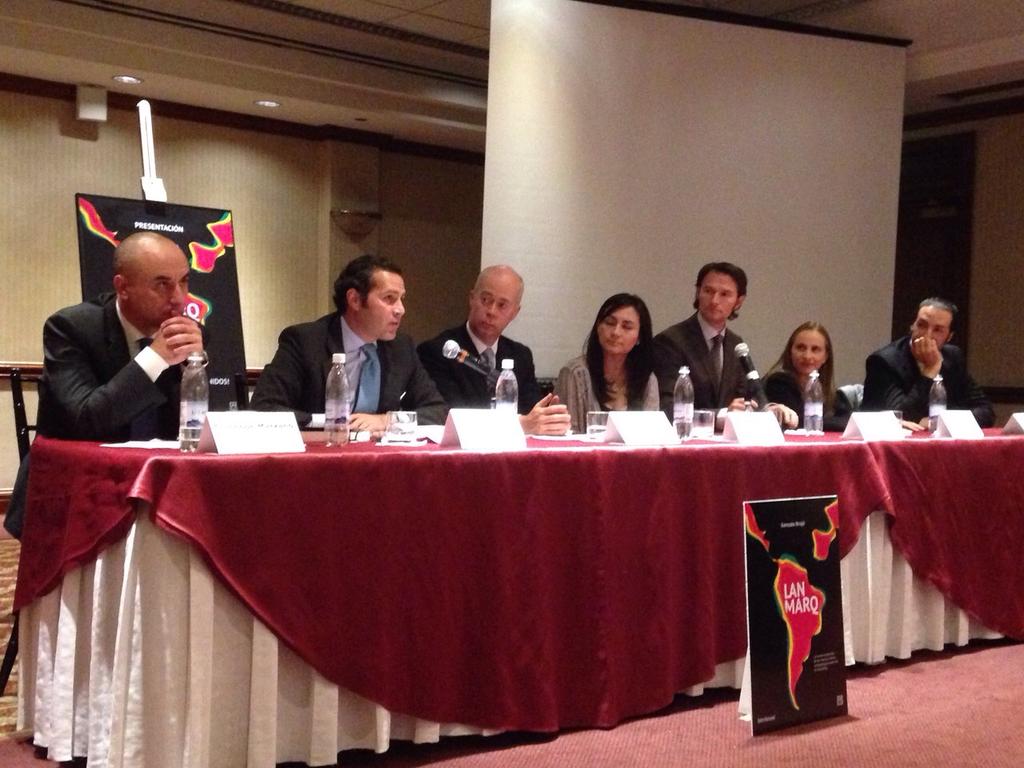 ComunicandesEC's tweet photo. @GonzaloBrujo cierra el evento de lanzamiento #LANMARQ con palabras de agradecimiento. @interbrandMAD http://t.co/7hNtOCC8qL