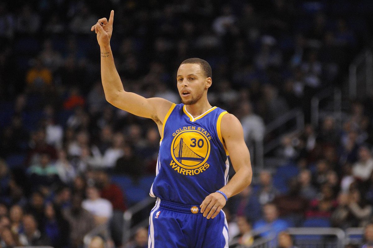 BleacherReport's tweet photo. A night after scoring 40 pts on 8-for-11 from 3, Steph Curry has 25 points on 5-for-5 from 3 at the half vs. Orlando http://t.co/Cf9WnH2XXW