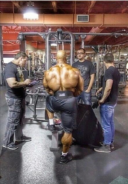 PHILHEATH's tweet photo. Here's a cool post Olympia #tbt pic of a Flex Magazine photoshoot. http://t.co/k0bpn5eqfx http://t.co/UYP7KiC3xH