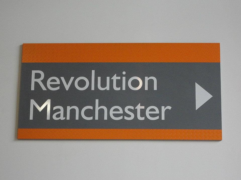 rockandpop's tweet photo. Sonando @LowlineTheBand en #RPUK #soundofmusic Miercoles Manchesteriano http://t.co/ouHAEsltQ6