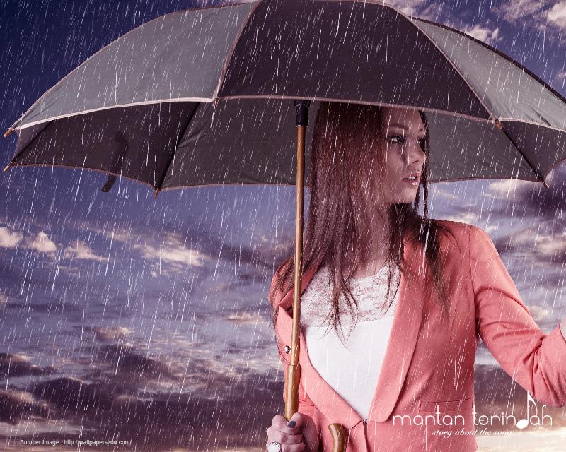 Kalo pluviophile itu adalah orang yang senang akan hujan. Kalo orang yang masih senang sama mantan apa? :P