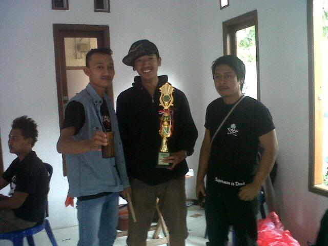 jokosantoso__'s tweet photo. Juara rising star !! Yee, @Gravitasi_Punk at tumang fair =)) http://t.co/iQxp4ng8Ub