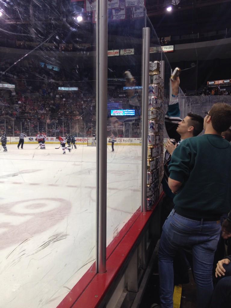 SowCow58's tweet photo. Dear god it's gonna go over the glass soon #Beerymid #BeerTower http://t.co/Mlj77yceOw