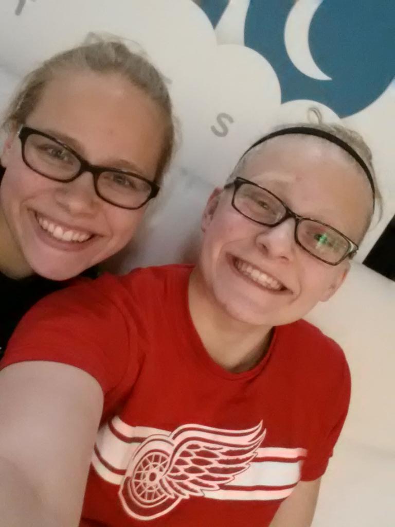 autumn_haebig's tweet photo. At the hockey game @mkeadmirals #verloads http://t.co/wHvgpYIrCM