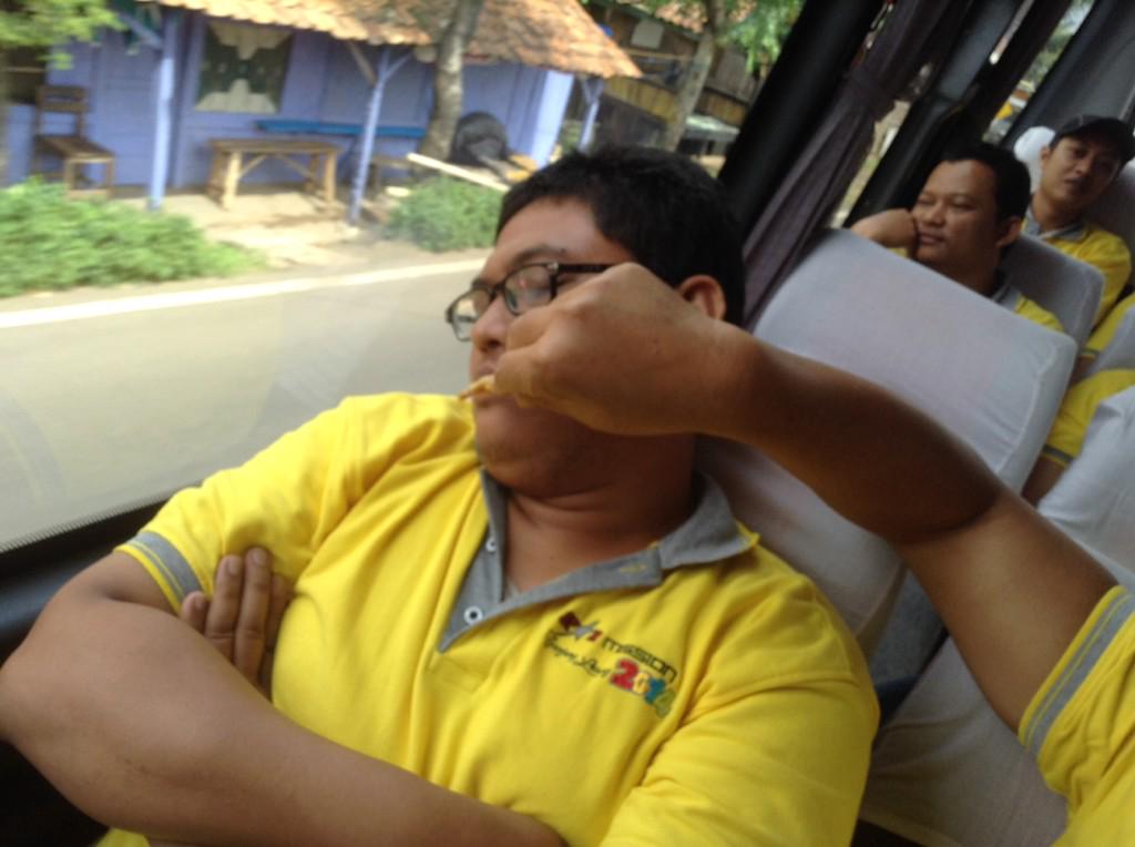 moch_bari's tweet photo. @starnetdep Bobo cakep 4 http://t.co/b5vAyzeiTv