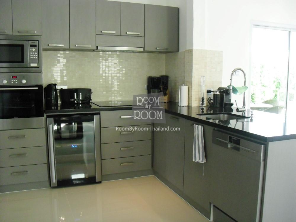 RoomByRooom's tweet photo. Avenue Gold 88 Pool villa for sale in Hua Hin. 3 bed, 3 bath, Price: 6.5M THB http://t.co/lqhZHNMRwo http://t.co/MusauCWNSA