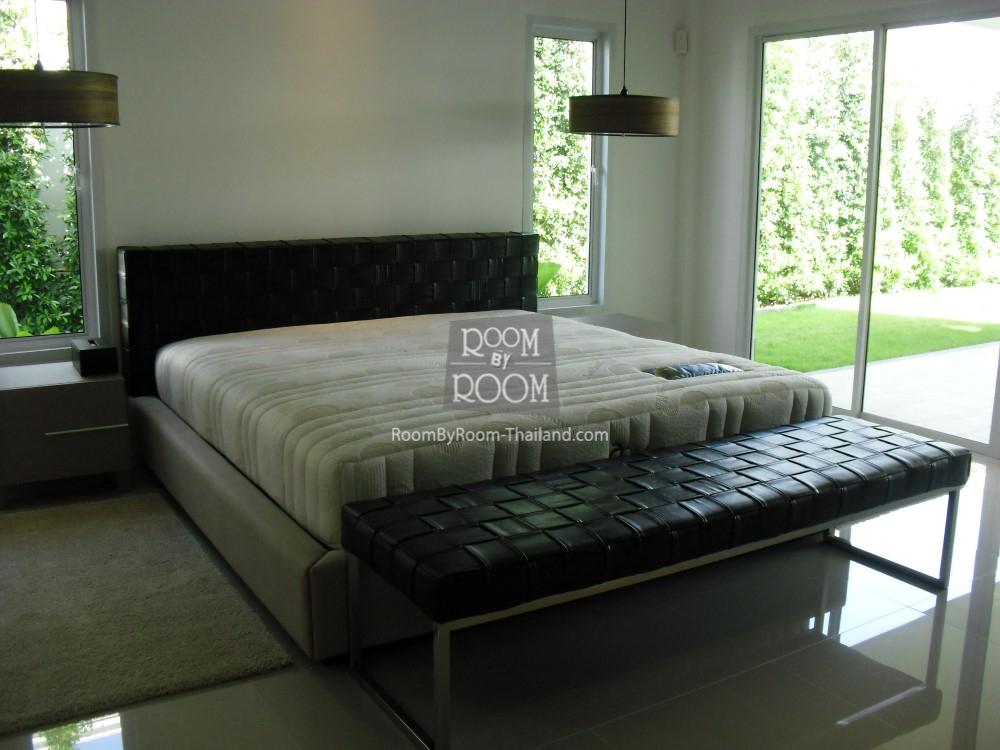 RoomByRooom's tweet photo. Avenue Gold 88 Pool villa for sale in Hua Hin. 3 bed, 3 bath, Price: 6.5M THB http://t.co/lqhZHNMRwo http://t.co/MusauCWNSA