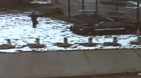 ActualidadRT's tweet photo. Publican video del disparo fatal contra el niño afroamericano de Cleveland http://t.co/tCrBoC4QhL http://t.co/NsSa6xqpTA