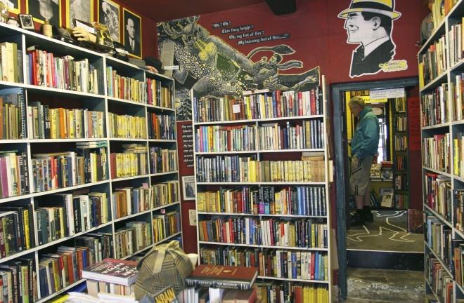 detikcom's tweet photo. Suka Membaca? Surganya Kutu Buku Ada di Desa Cantik Ini http://t.co/xITRR8gvyi via @detiktravel http://t.co/T2dhPJrBlS