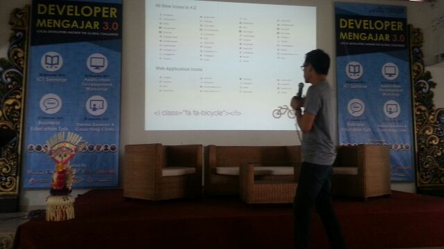 guslongbanget's tweet photo. CSS 3 bisa bikin icon dgn font #Devmengajar #intelAndroid http://t.co/BYP1oBs82d