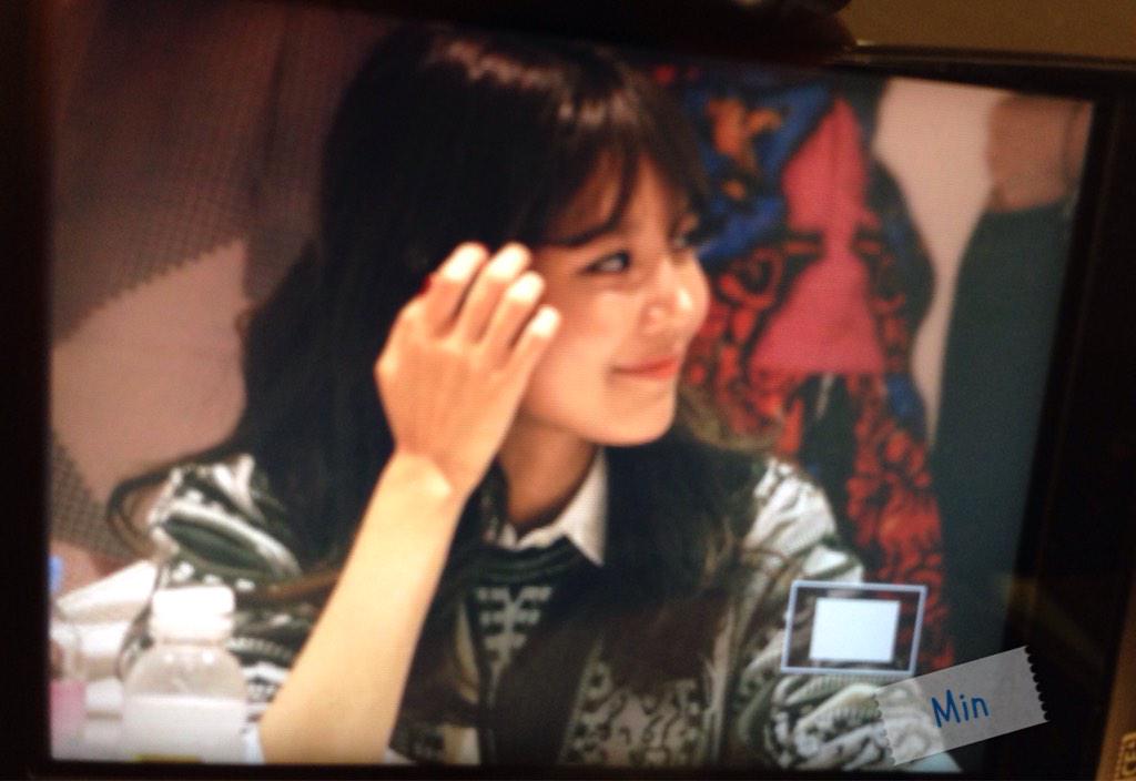 [PIC][27-11-2014]SNSD xuất hiện tại buổi fansign cho "LOTTE MALL" vào chiều nay B3b3Pe6CUAIGjIR