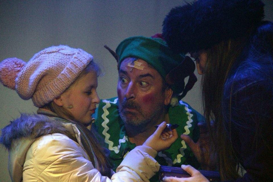 cmas_cracker's tweet photo. It's a Christmas Cracker day @royalhippodrome ! Come see this grumpy elf...(he's sometimes found @TownPropertyGrp !) http://t.co/uMNC5tGZFm