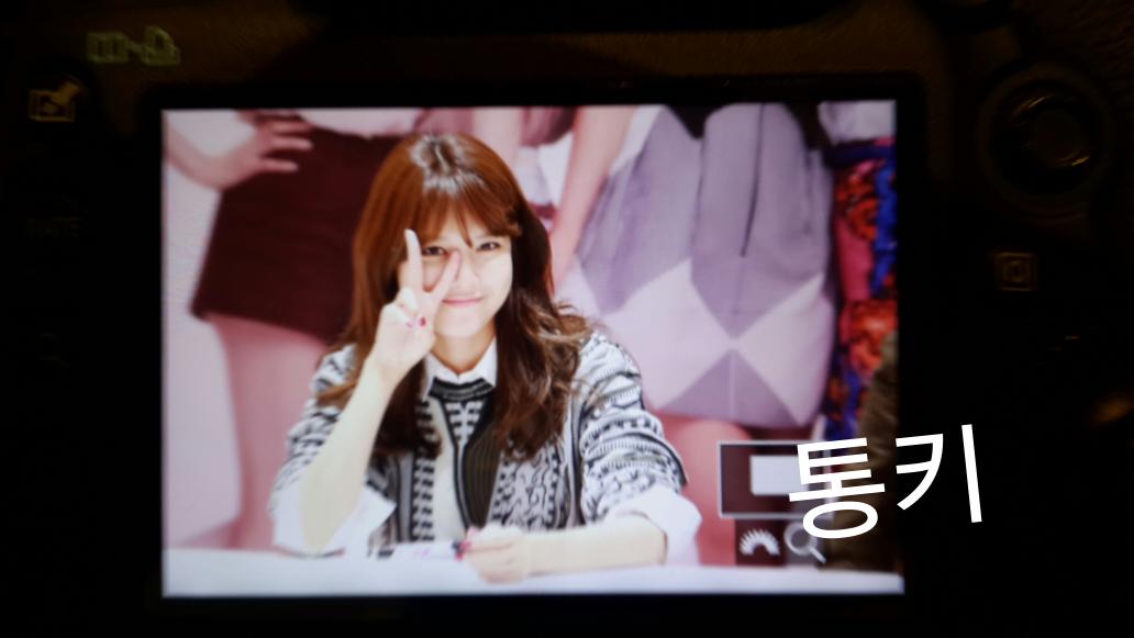 [PIC][27-11-2014]SNSD xuất hiện tại buổi fansign cho "LOTTE MALL" vào chiều nay B3b5ra6CIAA7Frn