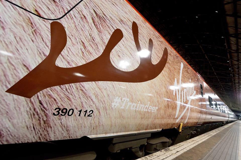Clinnick1's tweet photo. The @VirginTrains 390112 looks a little different today. #Traindeer http://t.co/ciTo88VIIU