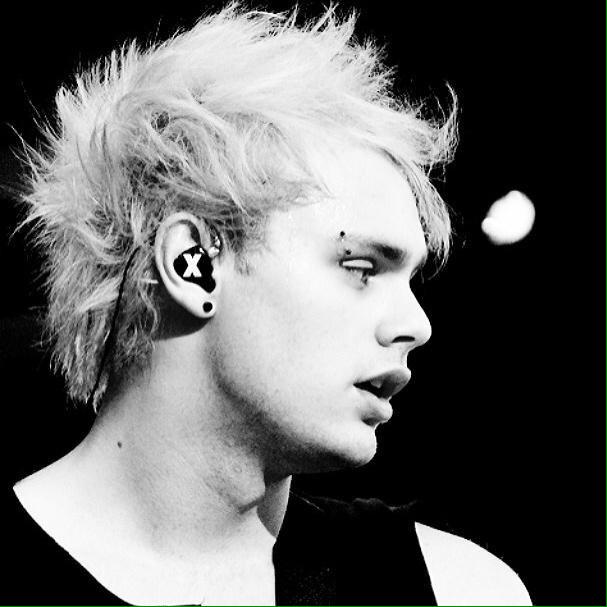 VOTE5SOSAF5's tweet photo. "Your bandmates are hotter than you"
IM SORRY AM I CRAZY OR.... 
#AbigailYouTried http://t.co/gk9EWzuWxi