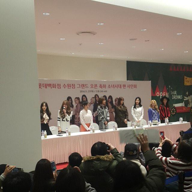 [PIC][27-11-2014]SNSD xuất hiện tại buổi fansign cho "LOTTE MALL" vào chiều nay B3bY-3aCUAAUFI3