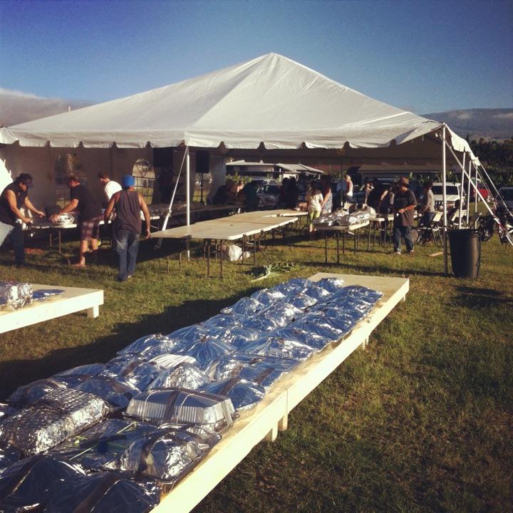 MarkGudmunson's tweet photo. #Nazarene #Compassionate #ministry, prepping 380 plus #turkeys to cook in Imu oven to feed the poor on #Maui. #Jesus http://t.co/rAAaXs6R3R