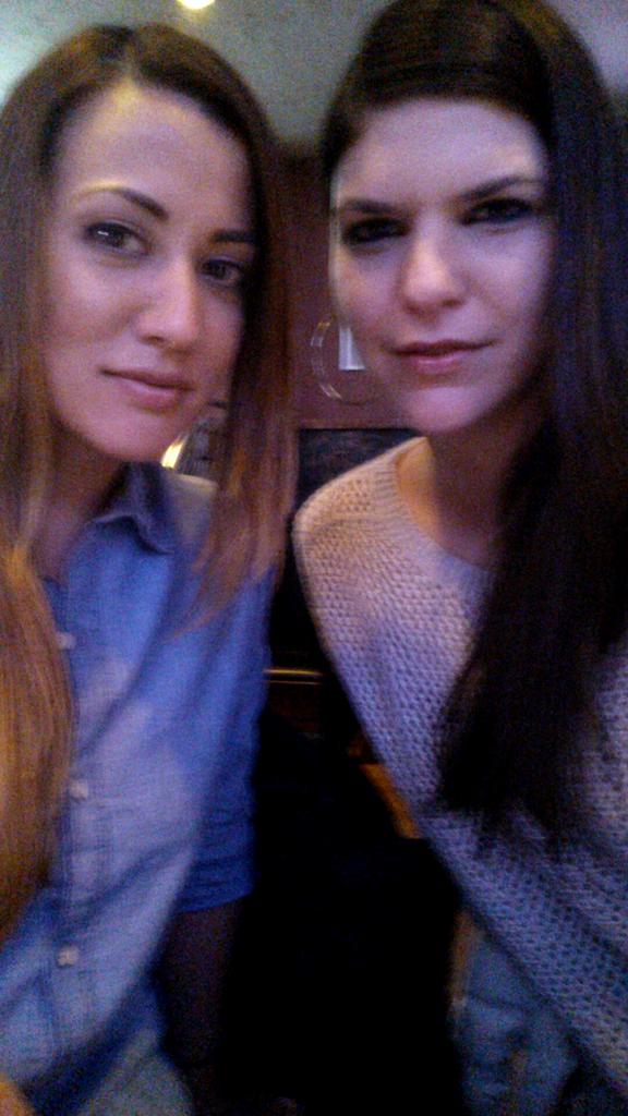 2Stainz412's tweet photo. @MayaAnnger412 #roomies http://t.co/knexSXLXYI
