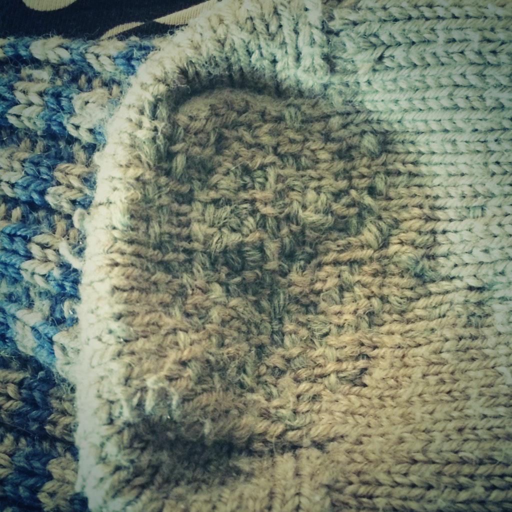 inkamaria66's tweet image. #huomenta Parsin sukkia piiiiitkästä aikaa. En tiedä meneekö oikeaoppisesti, mutta lisää käyttöikää ainakin #parsinta