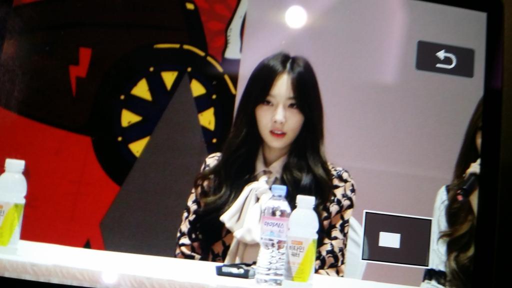 [PIC][27-11-2014]SNSD xuất hiện tại buổi fansign cho "LOTTE MALL" vào chiều nay - Page 4 B3bdi-nCcAE1-W_