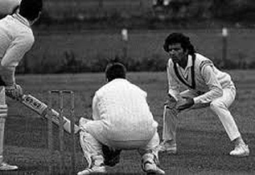 Akshar_Chauhan's tweet photo. 1998 :: Indian Cricketer Raman Lamba Died  after being hit  in the temple by a cricket ball . http://t.co/u4tDehepYN
