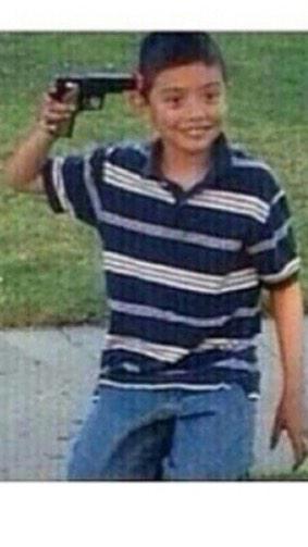 CaptionedPics's tweet image. When you at someone's house and you clog their toilet