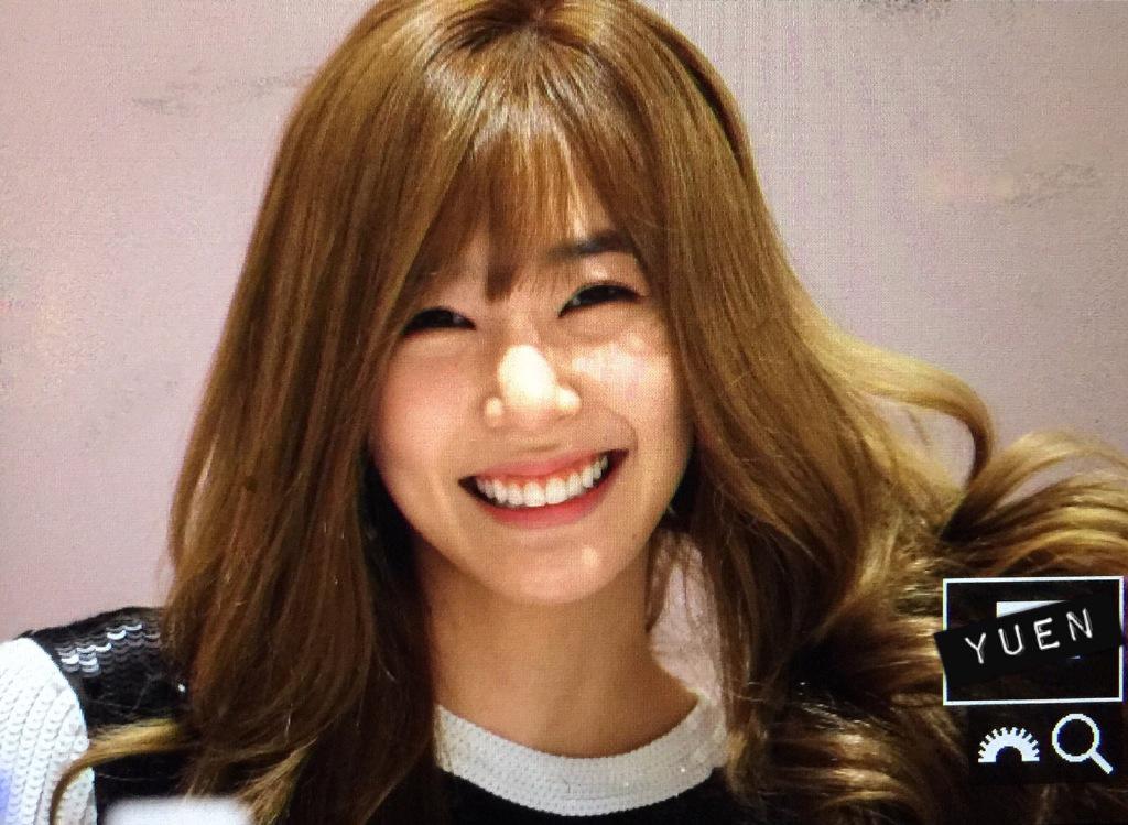 [PIC][27-11-2014]SNSD xuất hiện tại buổi fansign cho "LOTTE MALL" vào chiều nay B3bhASVCQAA94BQ